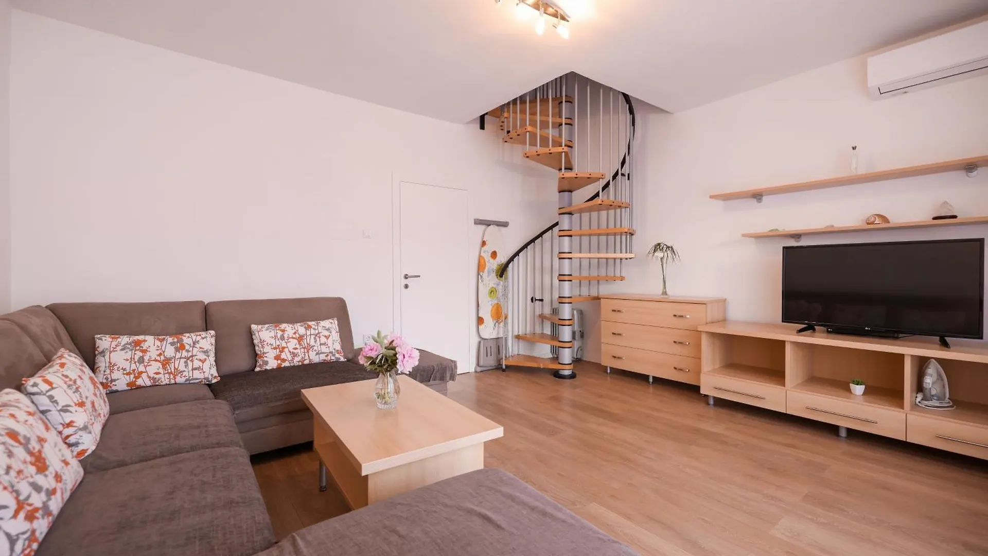 זאדאר Family & Groups Apartment